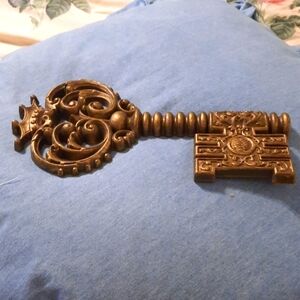 Crown skeleton key Vintage wall decor Bronze 1970's